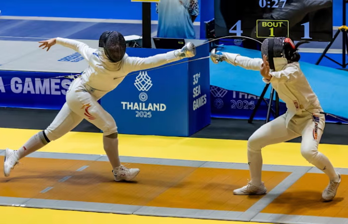 Singapore sweep all 3 gold medals available on first day of fencing at SEA Games 2025